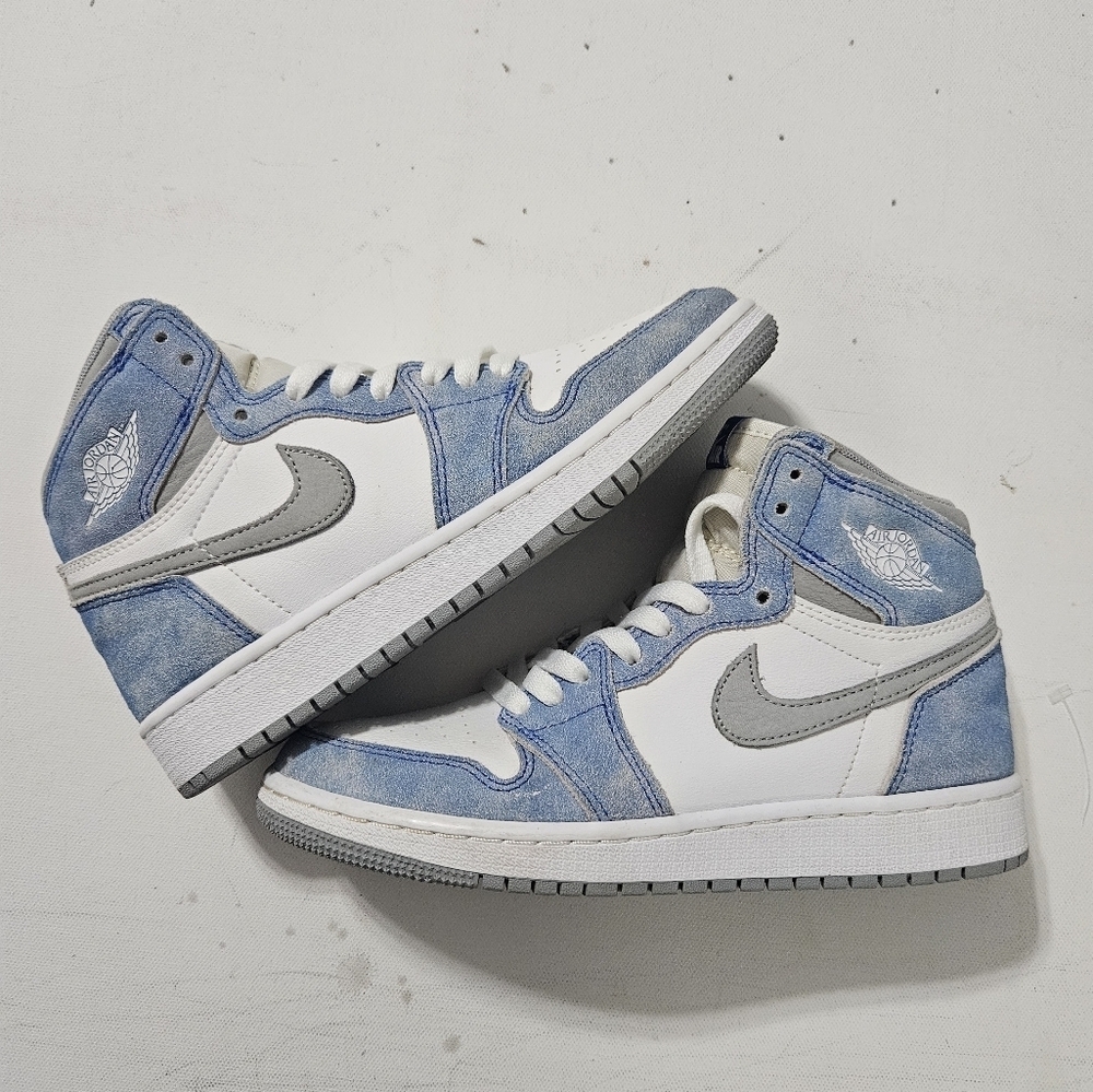 Air Jordan 1 Retro High OG GS Hyper Royal/White Size 5Y
